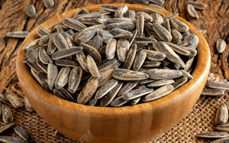 Haruskah Anda Merendam Biji Bunga Matahari Sebelum Dipanggang?